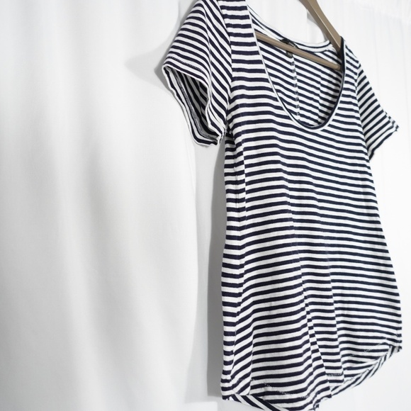 Women's | Banana Republic | Navy Stripes Scoop Neck Top - M - Picture 2 of 10
